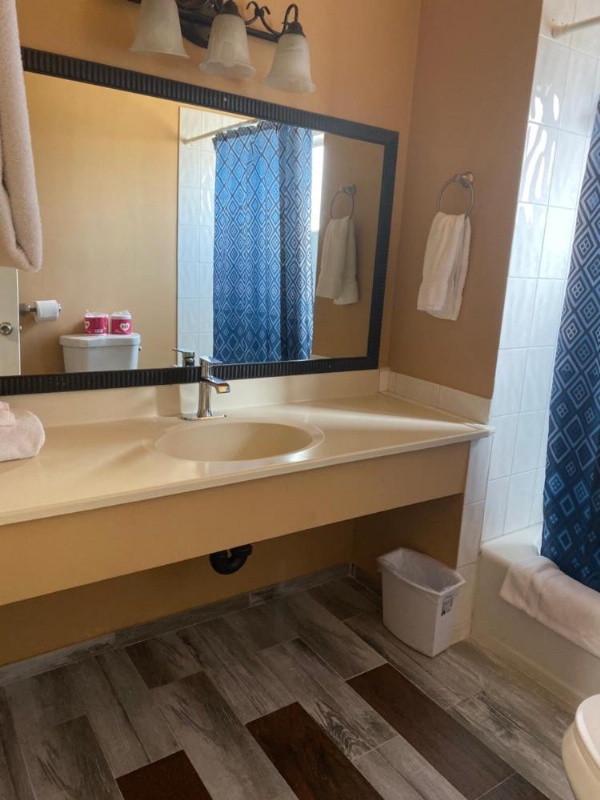 Villa Park Motel image 51