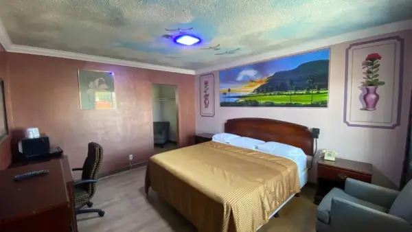 Villa Park Motel 10